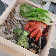 Load image into Gallery viewer, Cypress Wood Steamer inclouded Griddle&lids (Big Size 13.58" * 11.61")