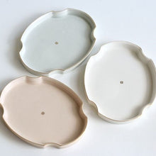 Load image into Gallery viewer, Gold Rim Coffee Cup & Tray Set