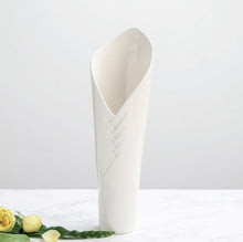 Load image into Gallery viewer, [LEE YOUNG AH] Overlap Vase
