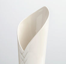Load image into Gallery viewer, [LEE YOUNG AH] Overlap Vase
